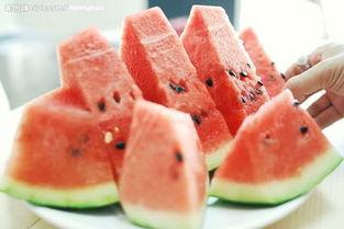 下班晚宿舍吃瓜